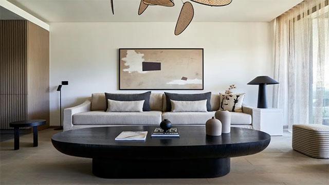 黑白主调，极简克制