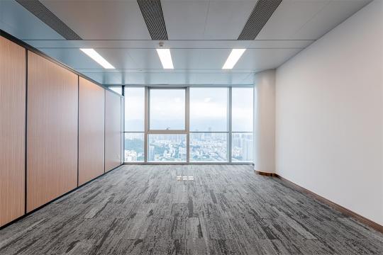 成都办公室改造是企业升级办公环境、提升运营效率的重要举措，涉及合规审批、设计适配、施工管控、环保安全等多个关键环节，结合成都本地政策规范、气候特点与行业实践，每一步都需严谨把控，才能避免踩坑、高效落地。